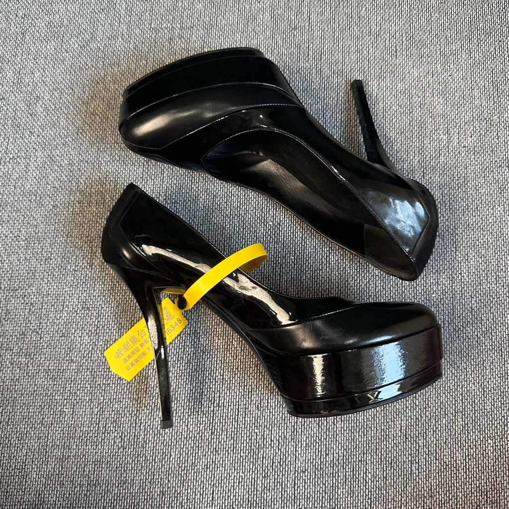 Gucci Black Platform pumps