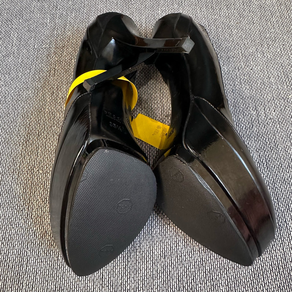 Gucci Black Platform pumps