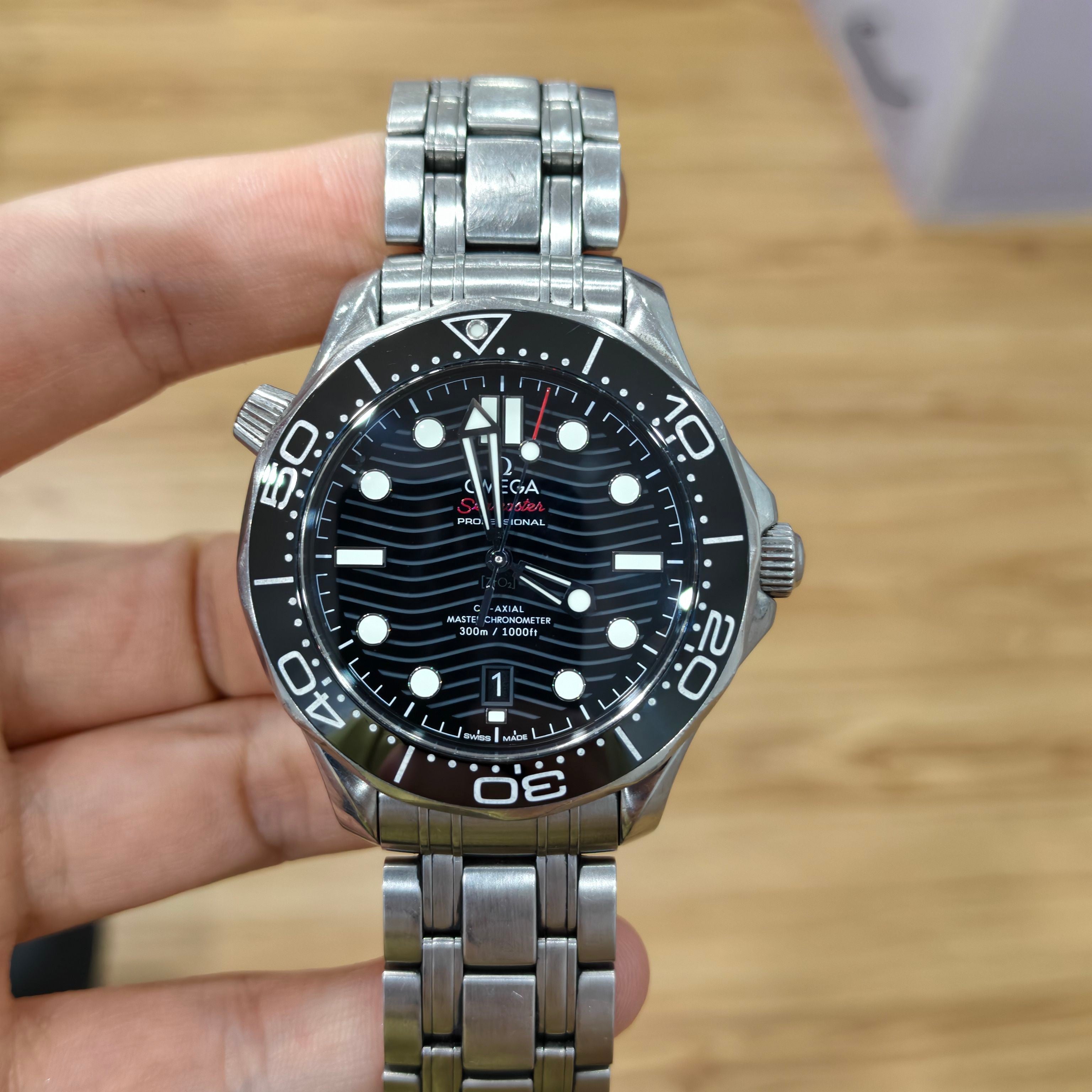 Omega Seahorse Series 42 210.30.42.20.01.001