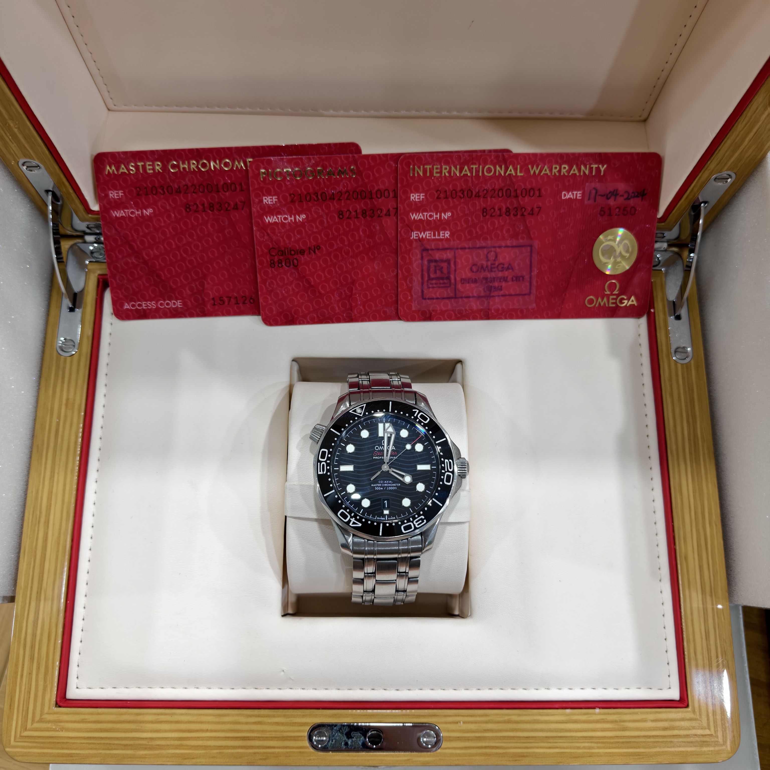 Omega Seahorse Series 42 210.30.42.20.01.001