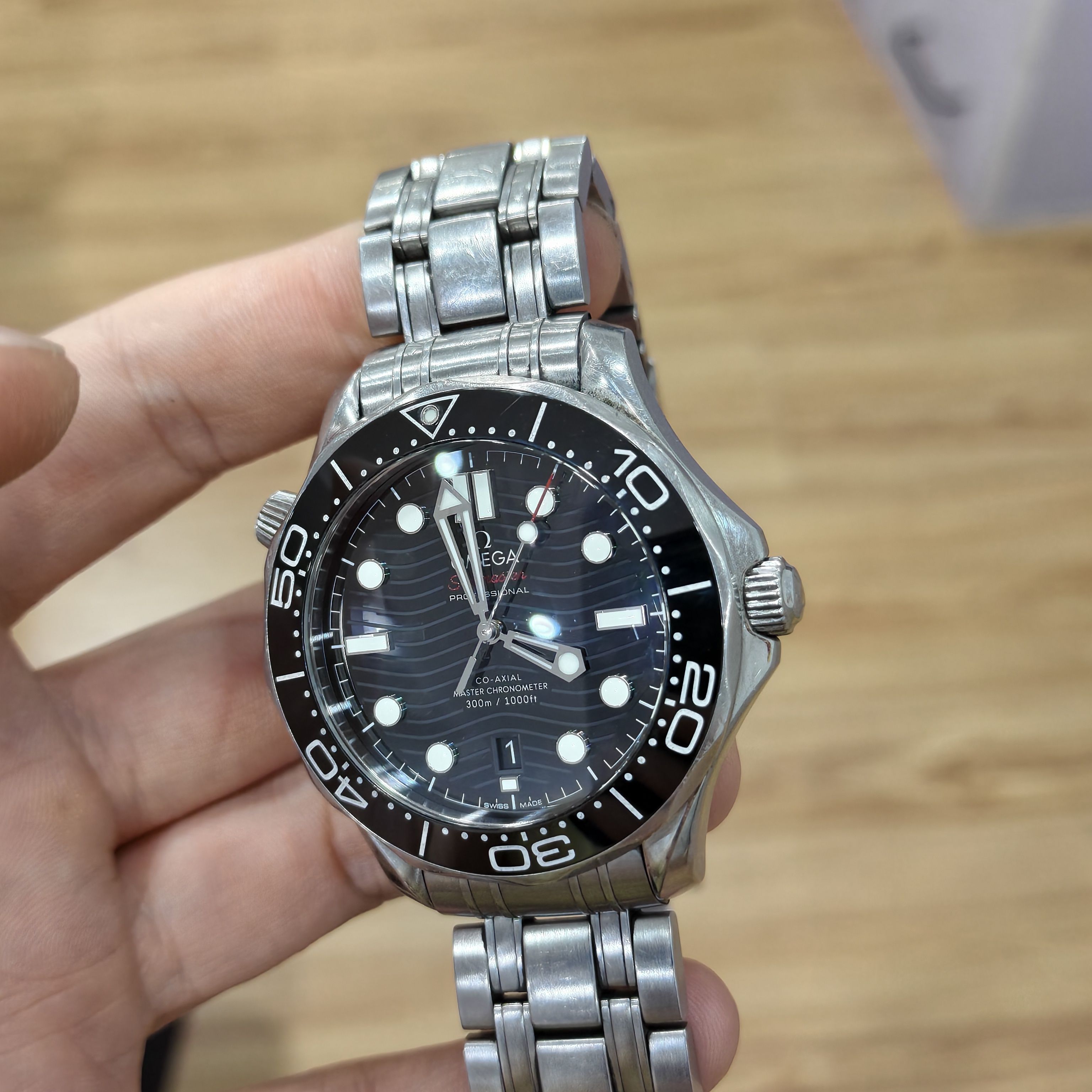 Omega Seahorse Series 42 210.30.42.20.01.001