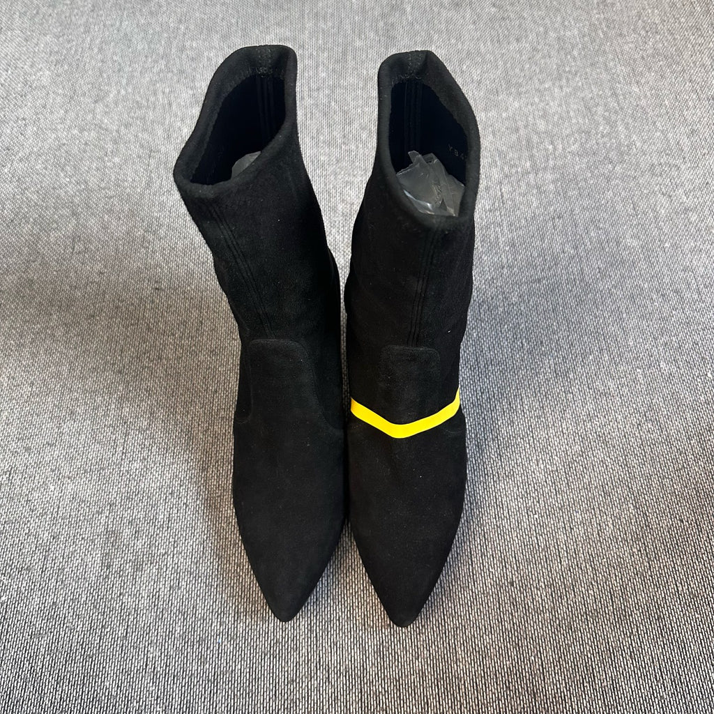 空白 Alcantara Black Ankle boots