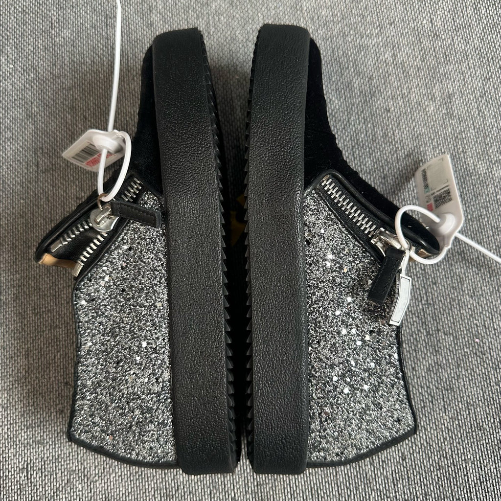 空白 Velvet Loafers