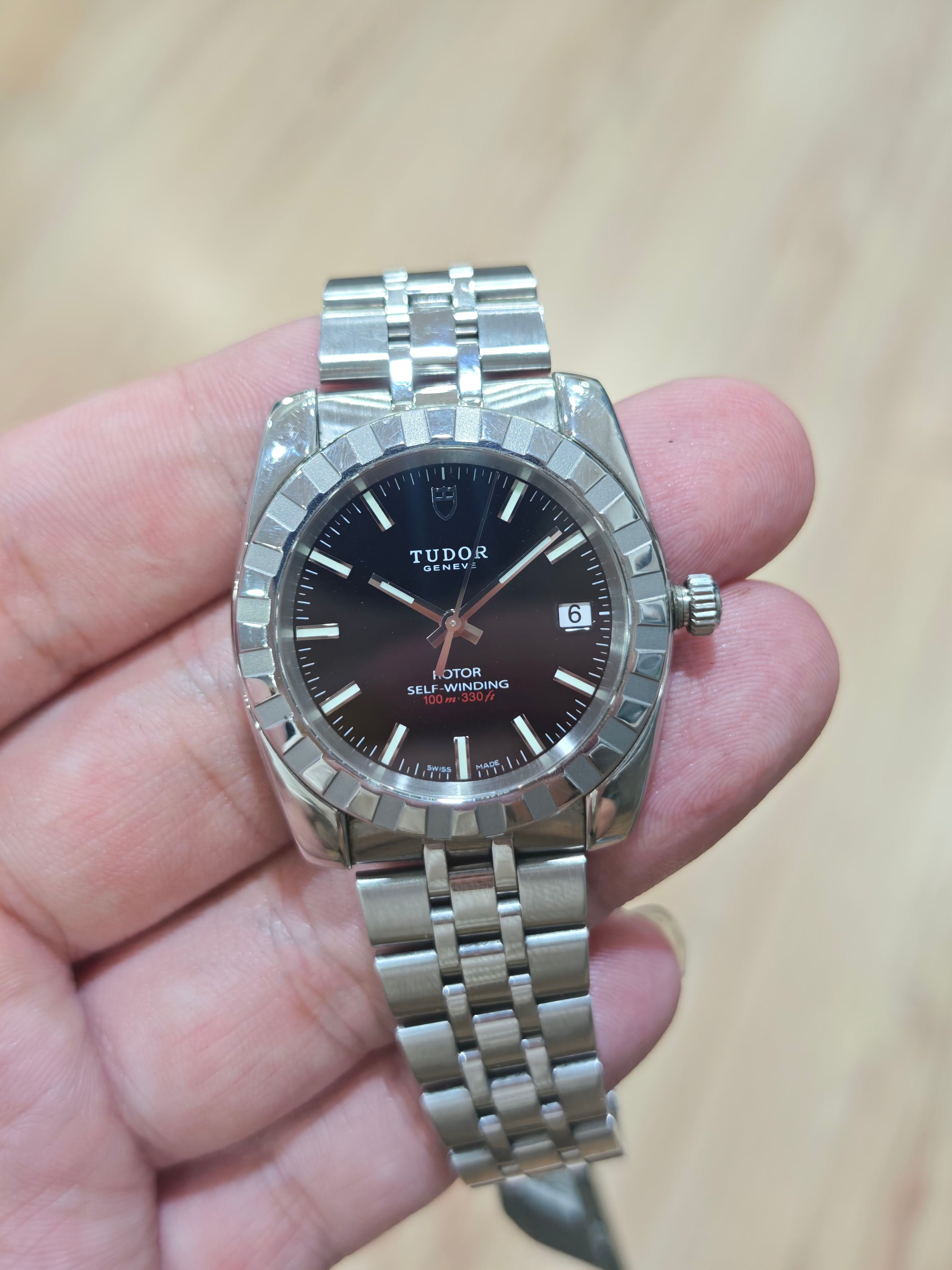 Tudor Classic Automatic (self-winding) watch 38 millimeters M21010-0002