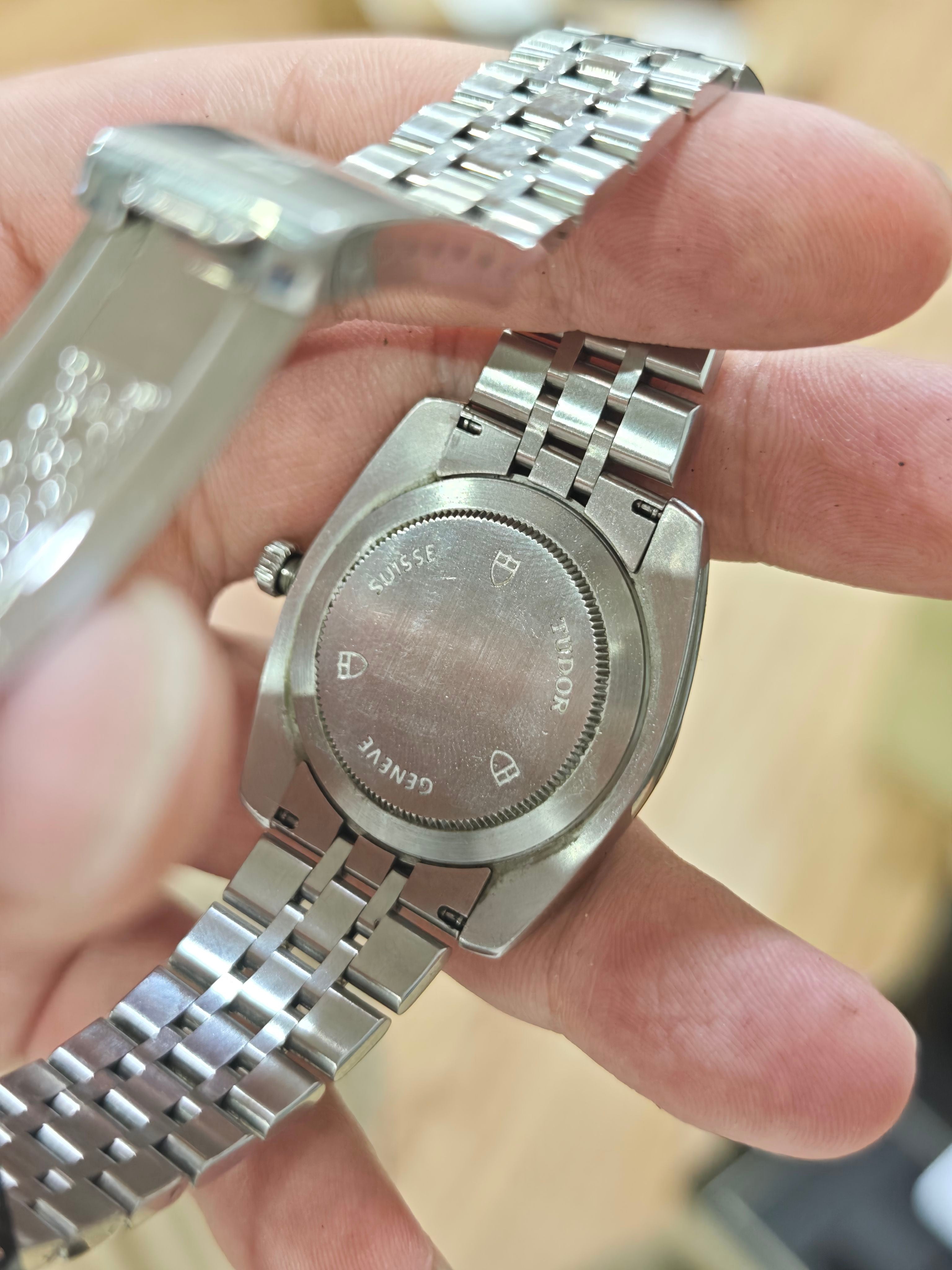 Tudor Classic Automatic (self-winding) watch 38 millimeters M21010-0002