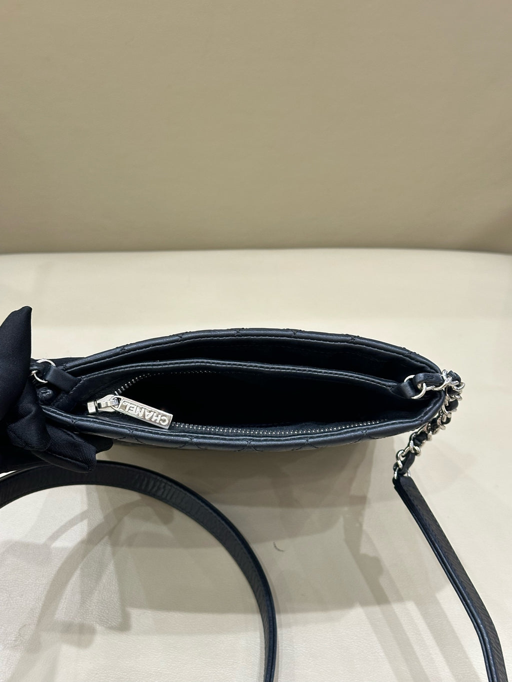 Chanel Messenger Bag 17.5*16.5
