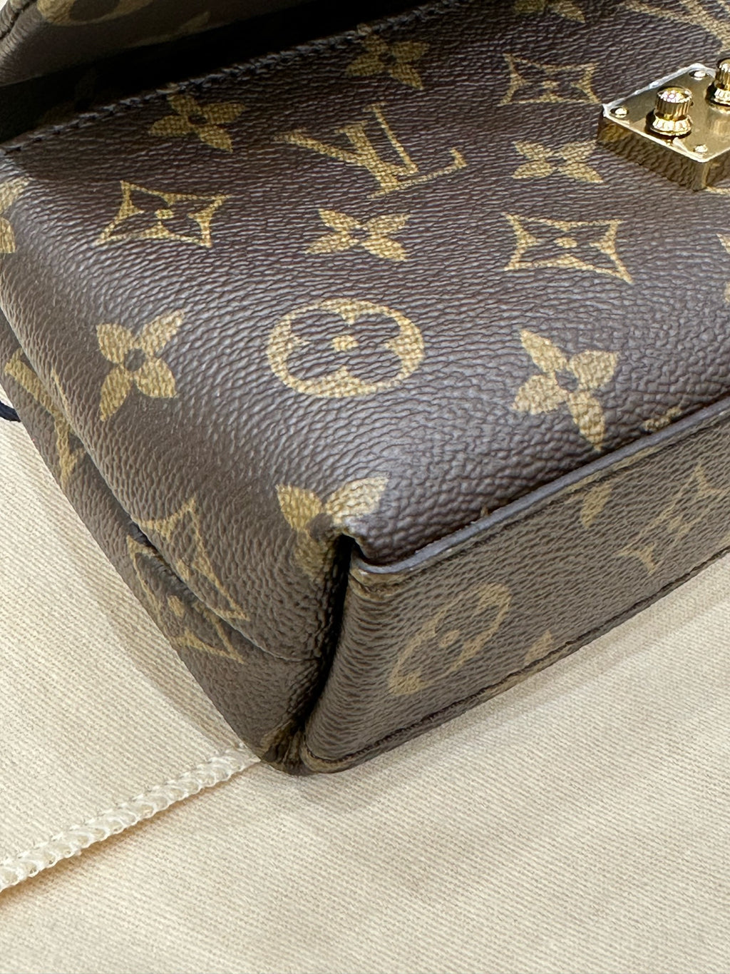Louis Vuitton Crossbody