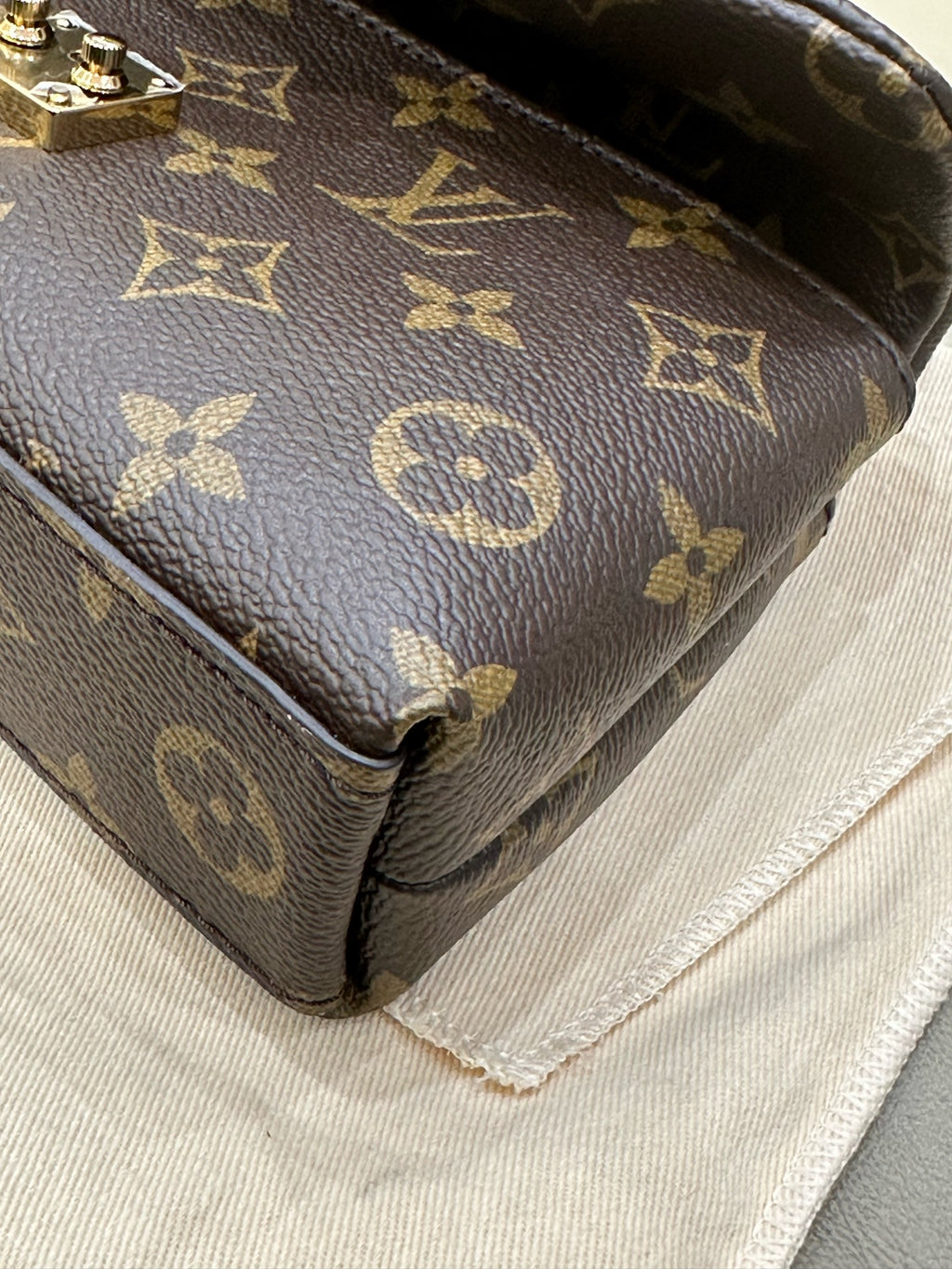 Louis Vuitton Crossbody