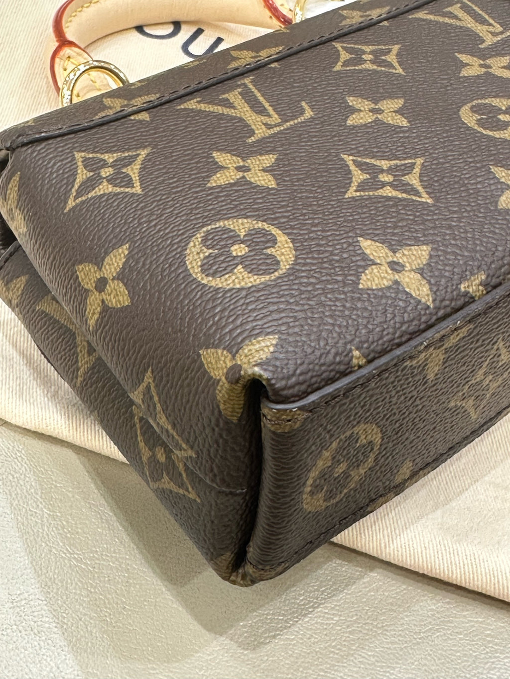 Louis Vuitton Crossbody