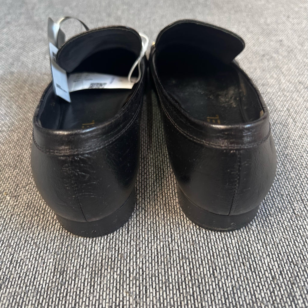 Chanel Flat shoes