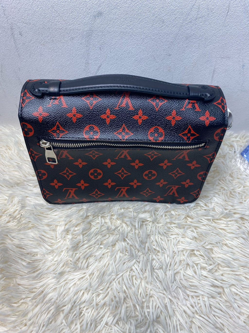 Louis Vuitton Messenger Bag