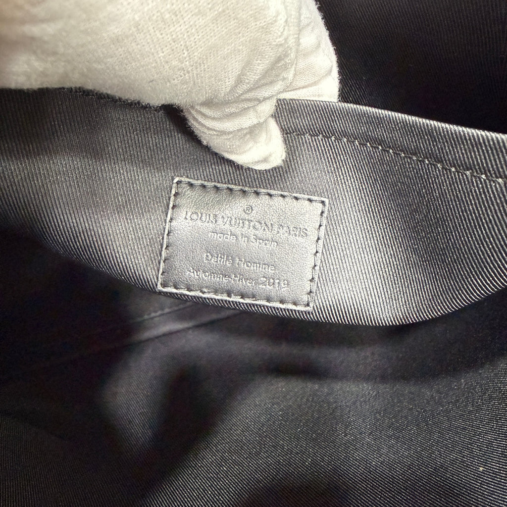 Louis Vuitton Black Clutch M30347