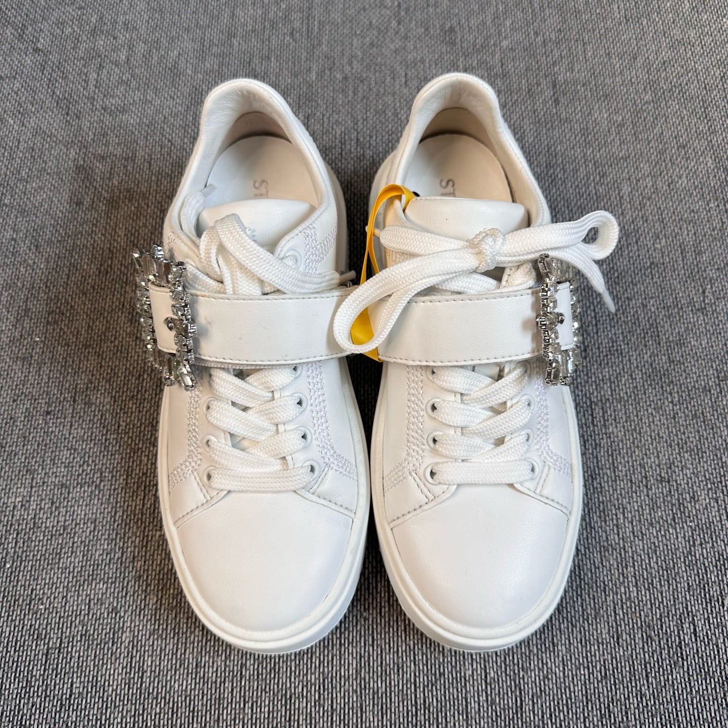 空白 White