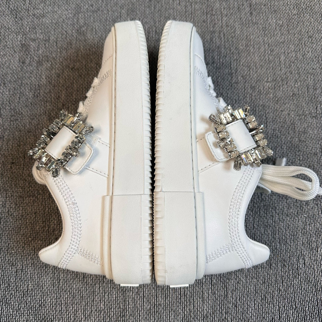 空白 White