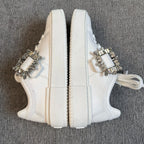 空白 White