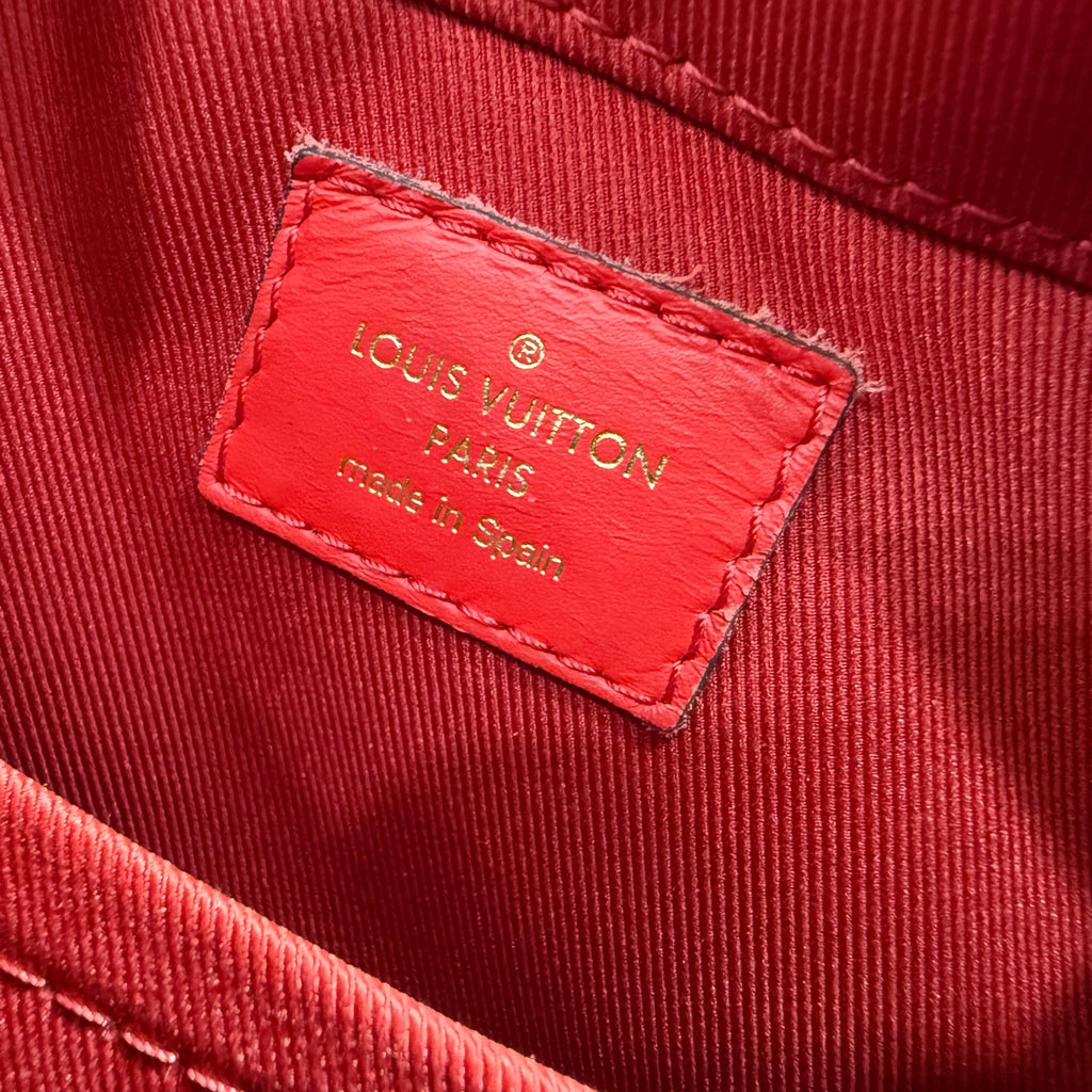 Louis Vuitton Crossbody M43556