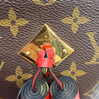 Louis Vuitton Crossbody M43556