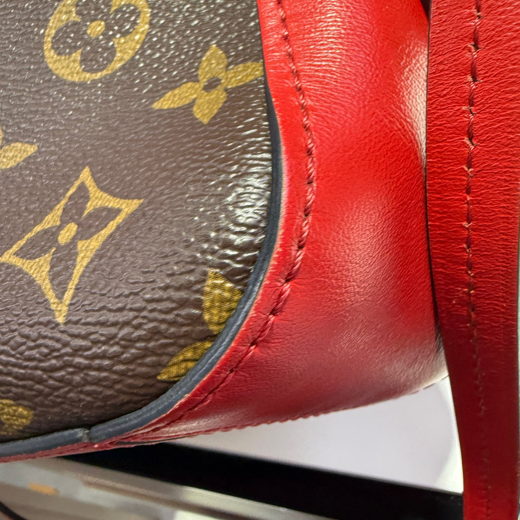 Louis Vuitton Crossbody M43556