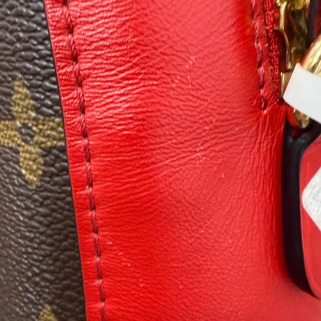 Louis Vuitton Crossbody M43556