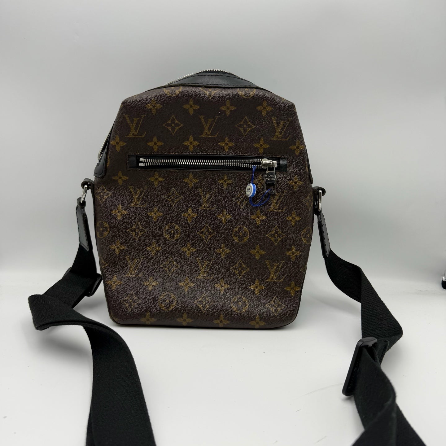 Louis Vuitton Leather 21 cm long x 10 cm wide x 26 cm high M40635