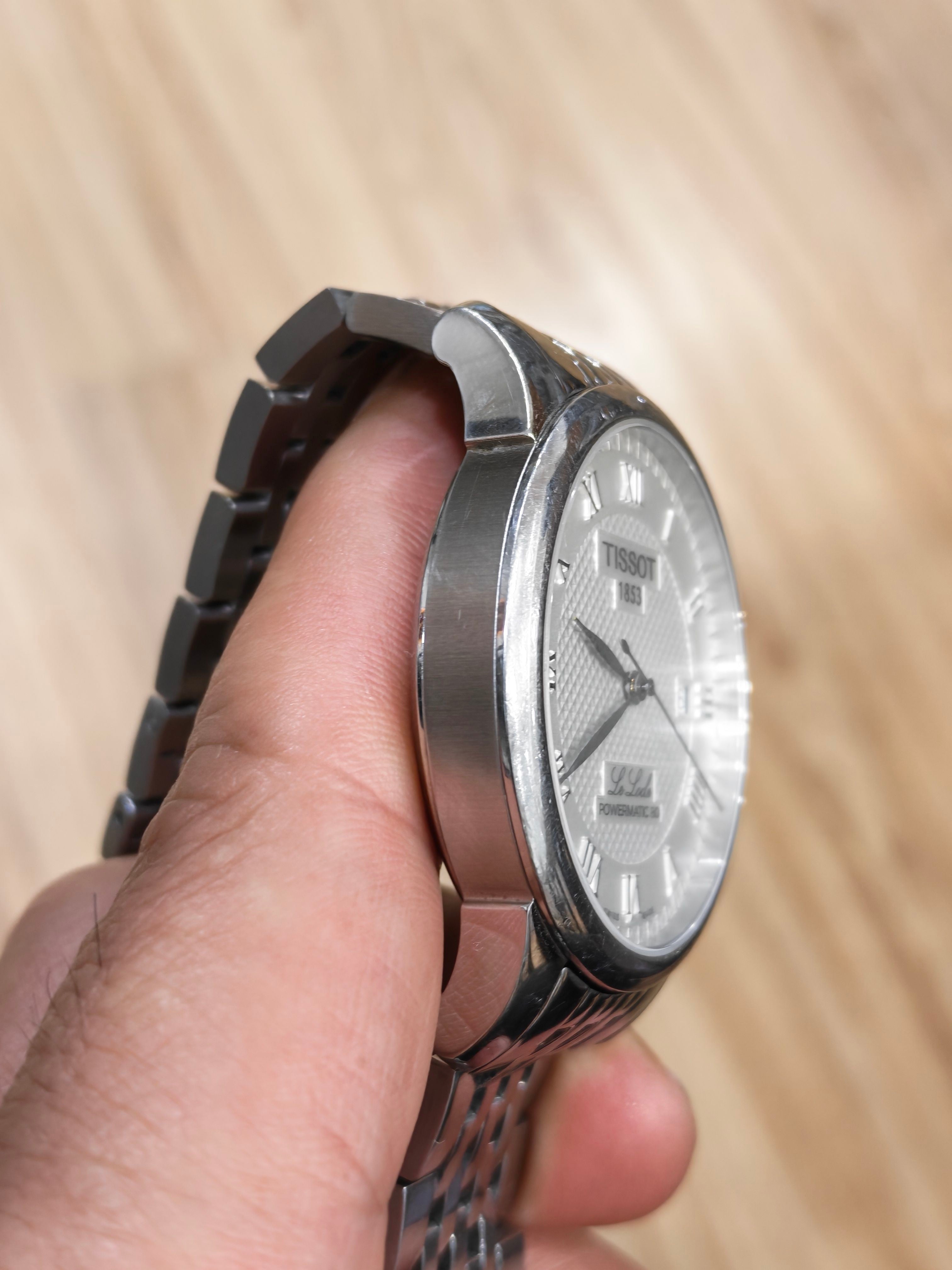 Tissot Classic Automatic (self-winding) watch 39.3 millimeters T006.407.11.033.00