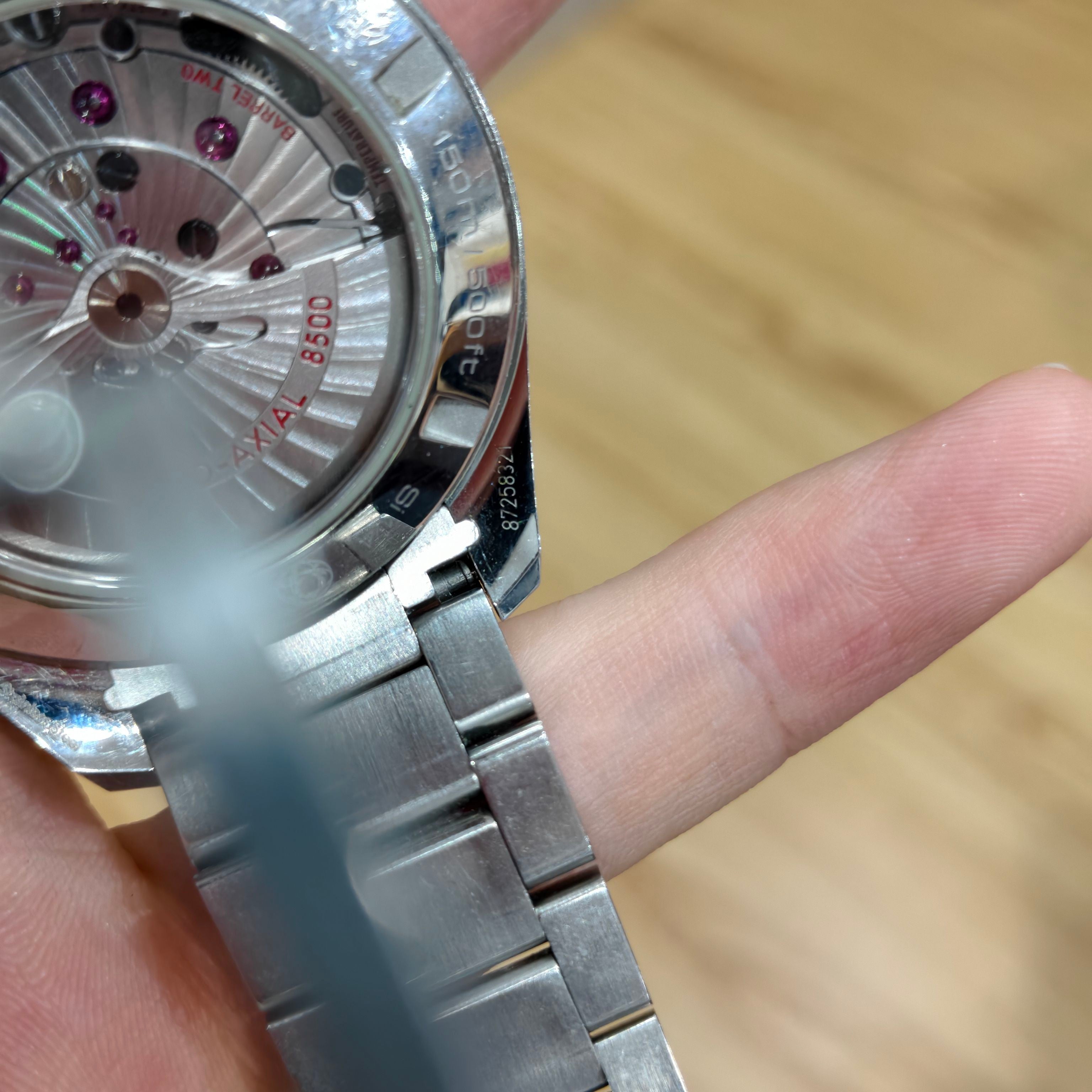 Omega Seahorse Automatic (self-winding) watch 41.5 millimeters 231.10.42.21.02.003
