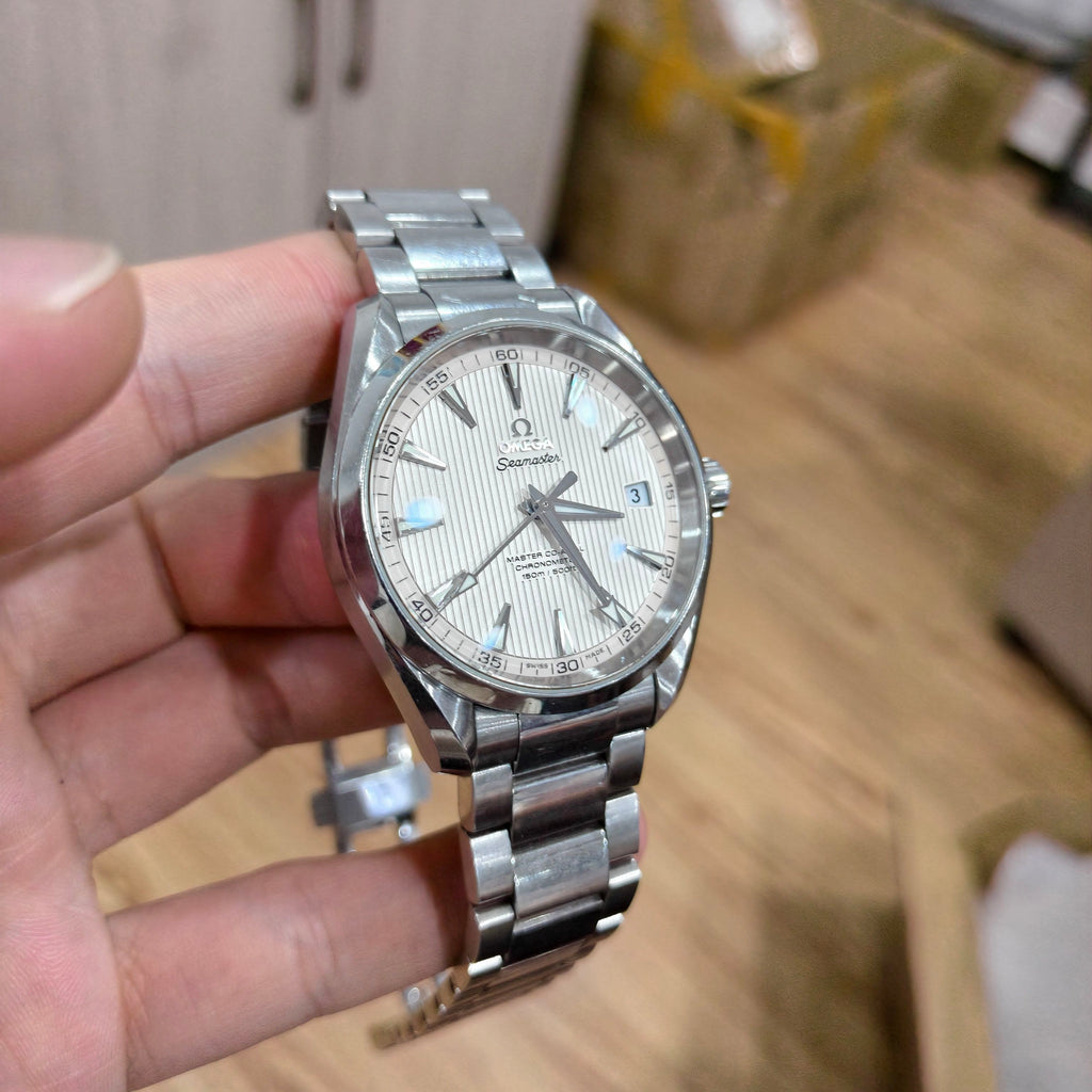 Omega Seahorse Automatic (self-winding) watch 41.5 millimeters 231.10.42.21.02.003