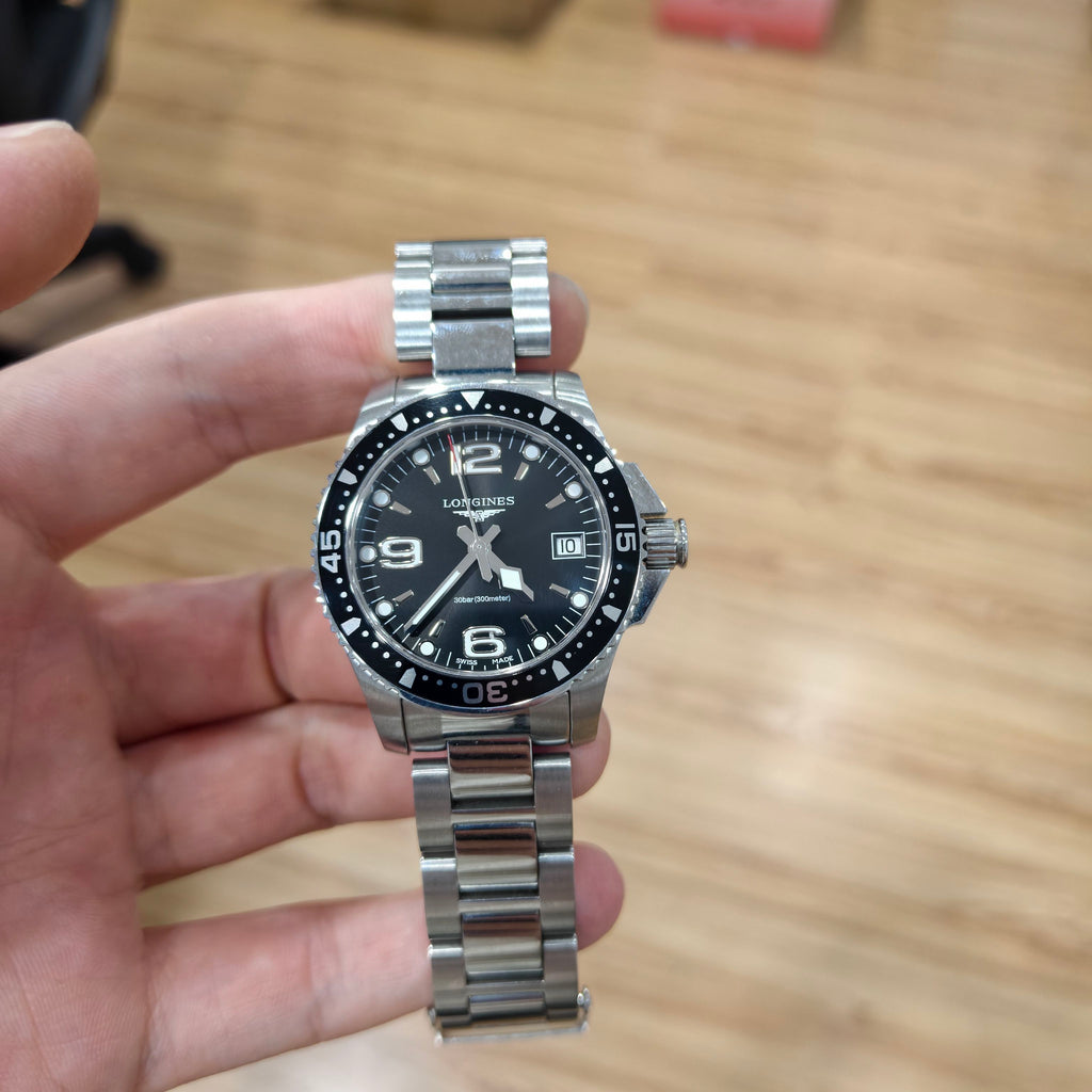 Longines Conquest HydroConquest Collection Quartz watch 34.00 MM L3.340.4.56.6