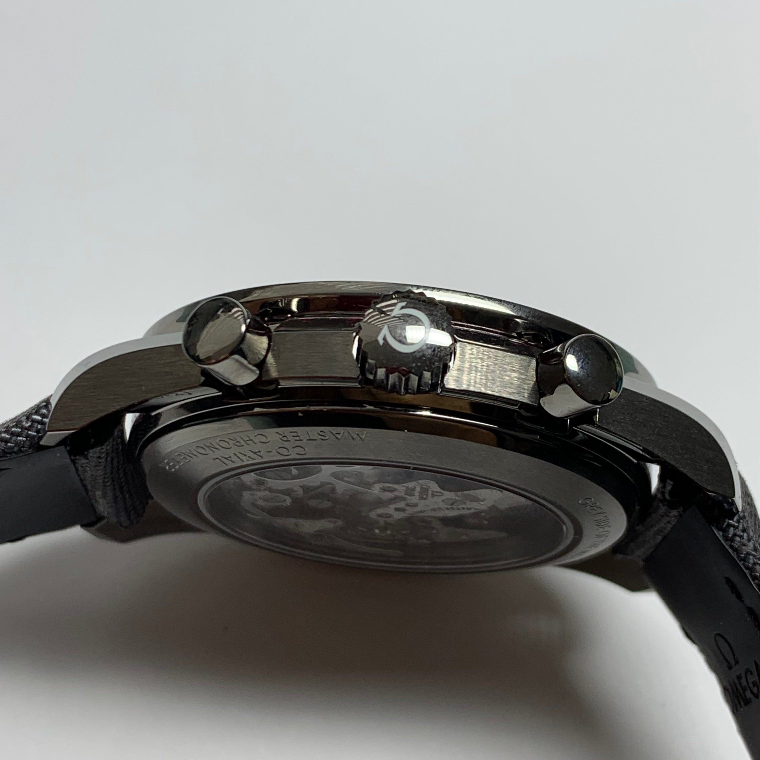 Omega Professional Series 44.25 millimeters 31092445006001