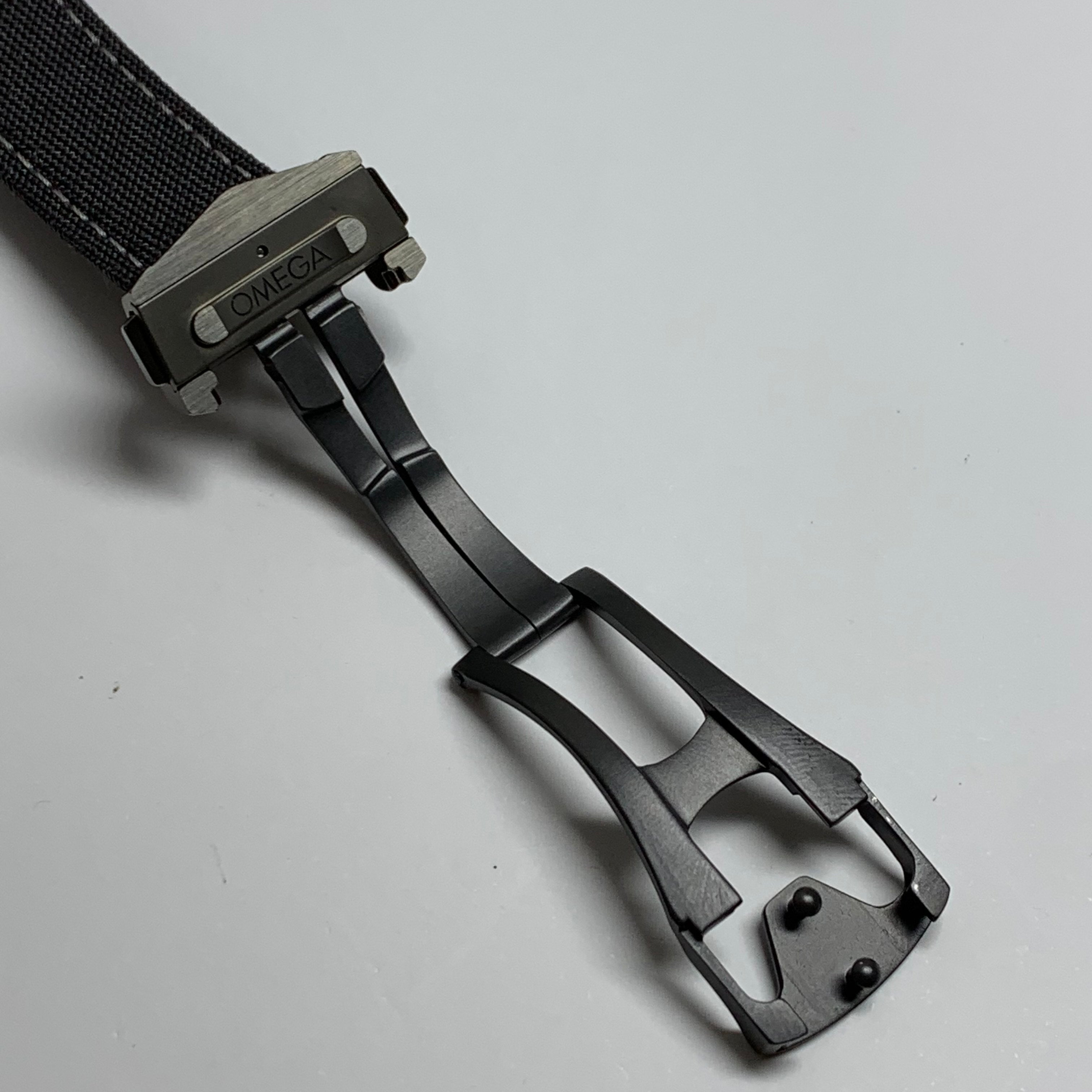 Omega Professional Series 44.25 millimeters 31092445006001