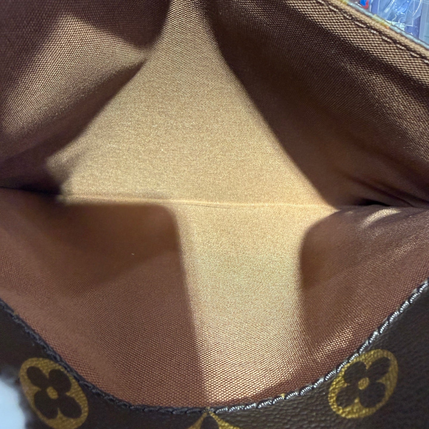 Louis Vuitton Messenger Bag Length 25 x Width 4 x Height 26 cm M97037