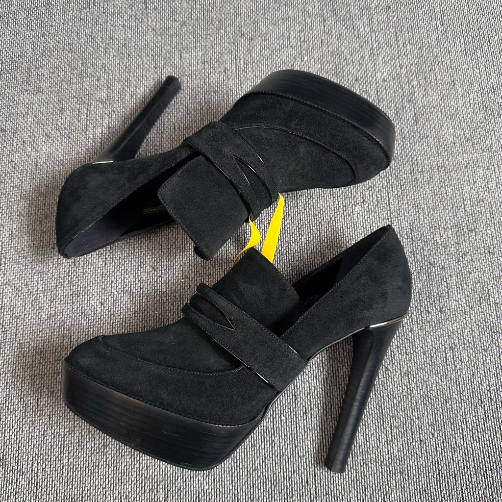 Burberry Alcantara Black Platform pumps