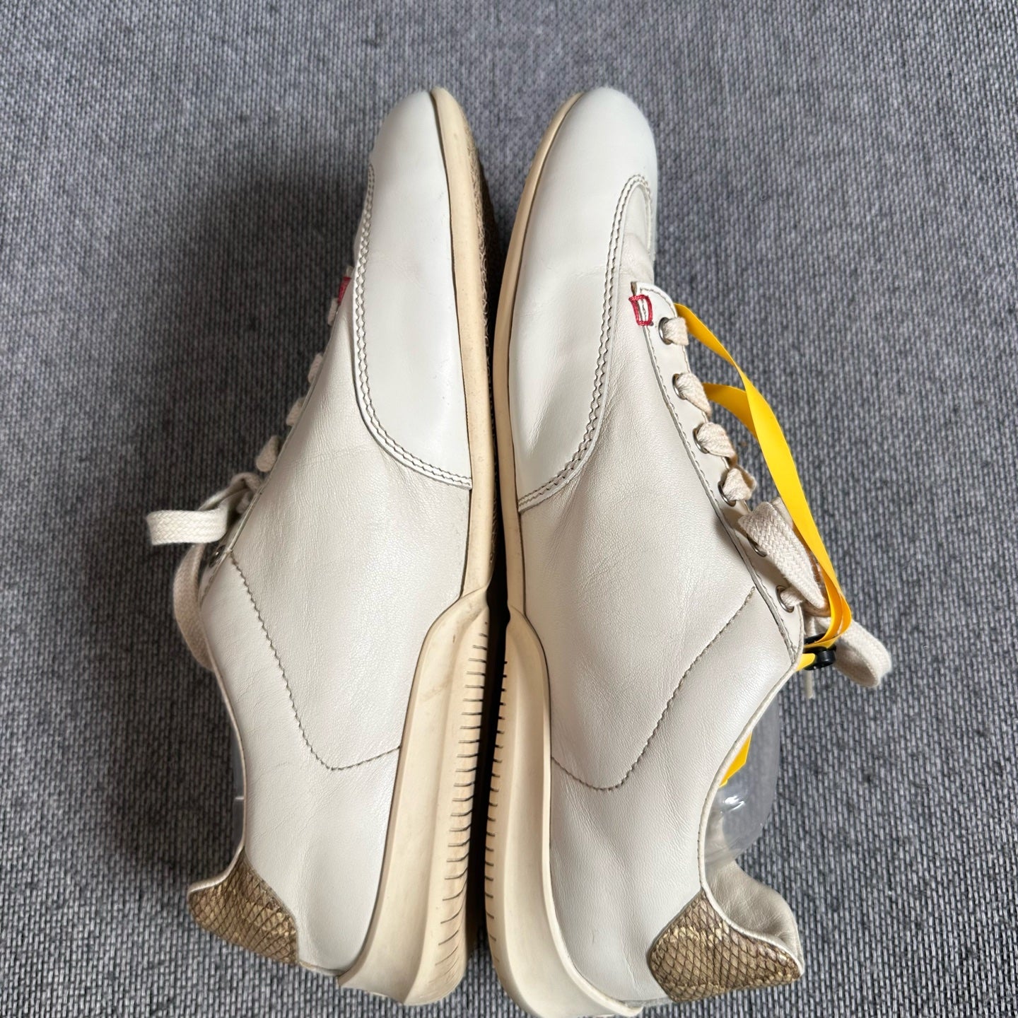 Gucci Leather Flat shoes