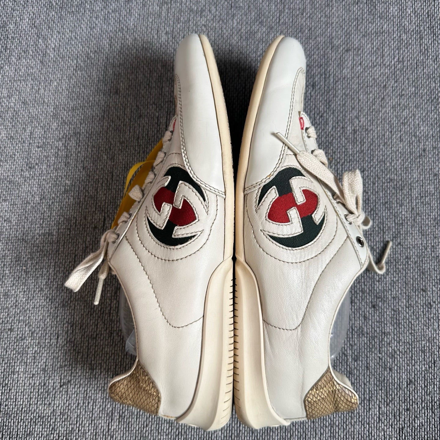Gucci Leather Flat shoes