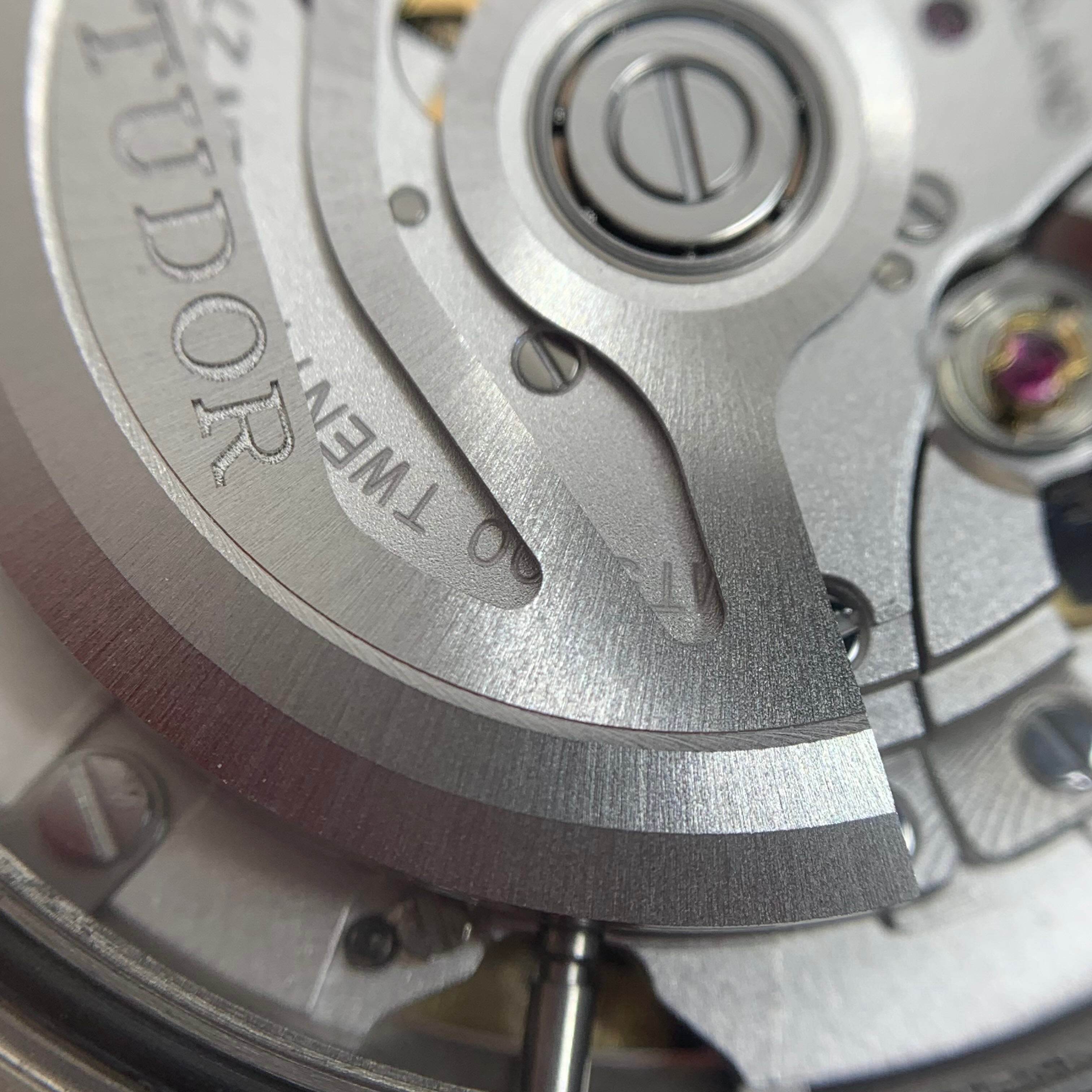 Tudor Leading Subtype 39 39 millimeters m25407n-0001