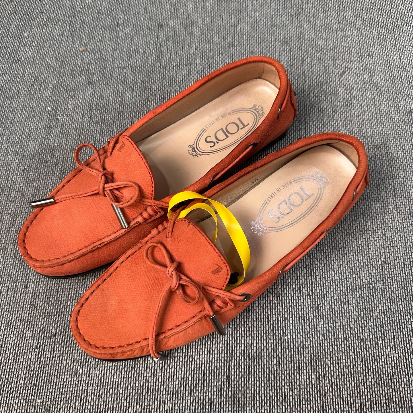 空白 Alcantara Red Loafers
