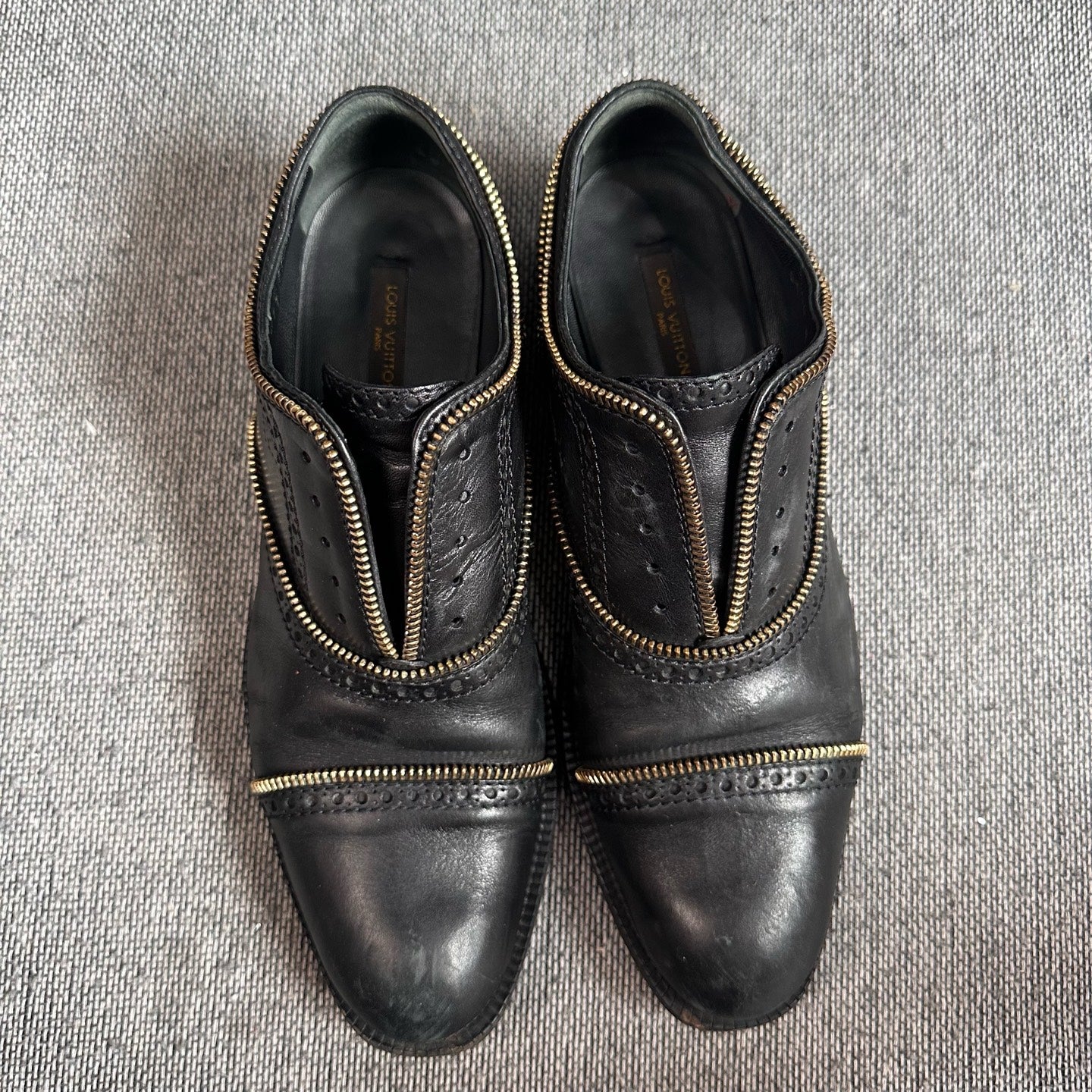 Louis Vuitton Metal Black