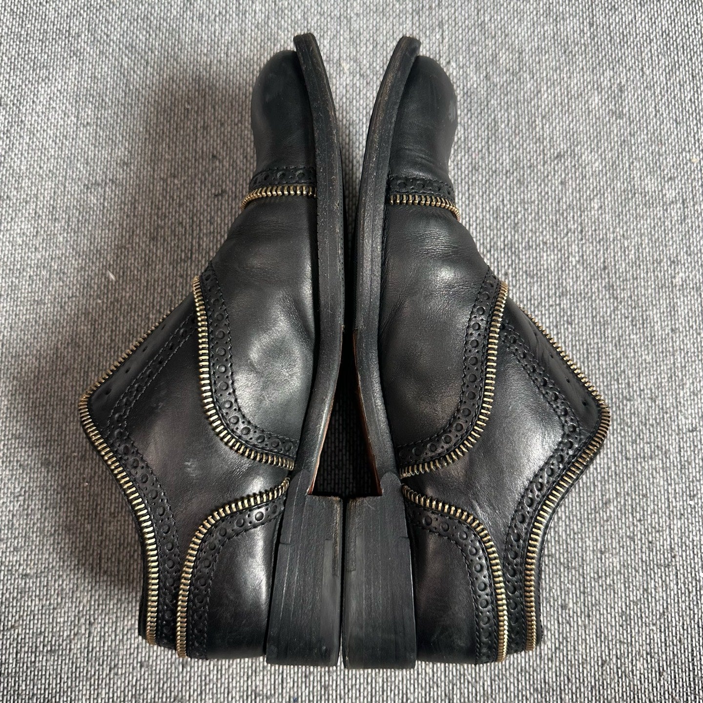Louis Vuitton Metal Black