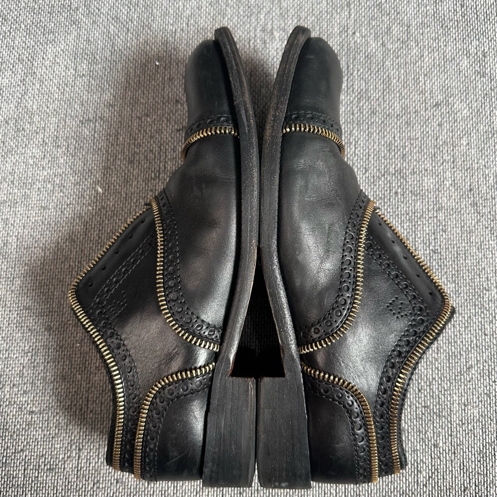 Louis Vuitton Metal Black