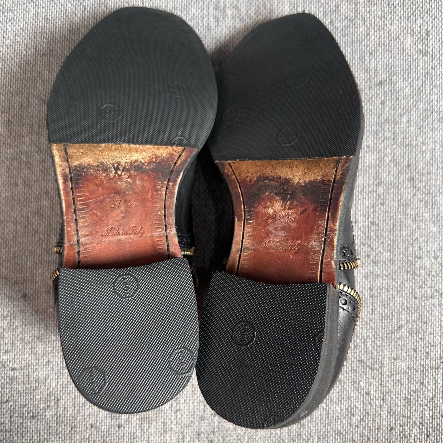 Louis Vuitton Metal Black