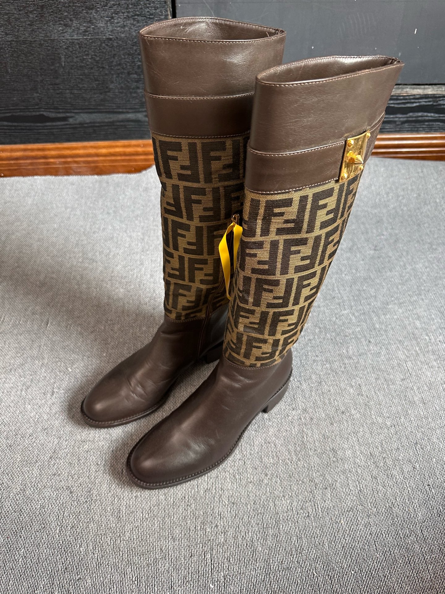Fendi Leather Ankle boots