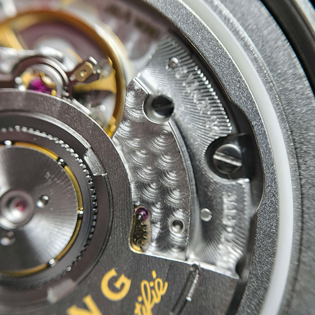Breitling Avenger 44 millimeters A32320101B1X1