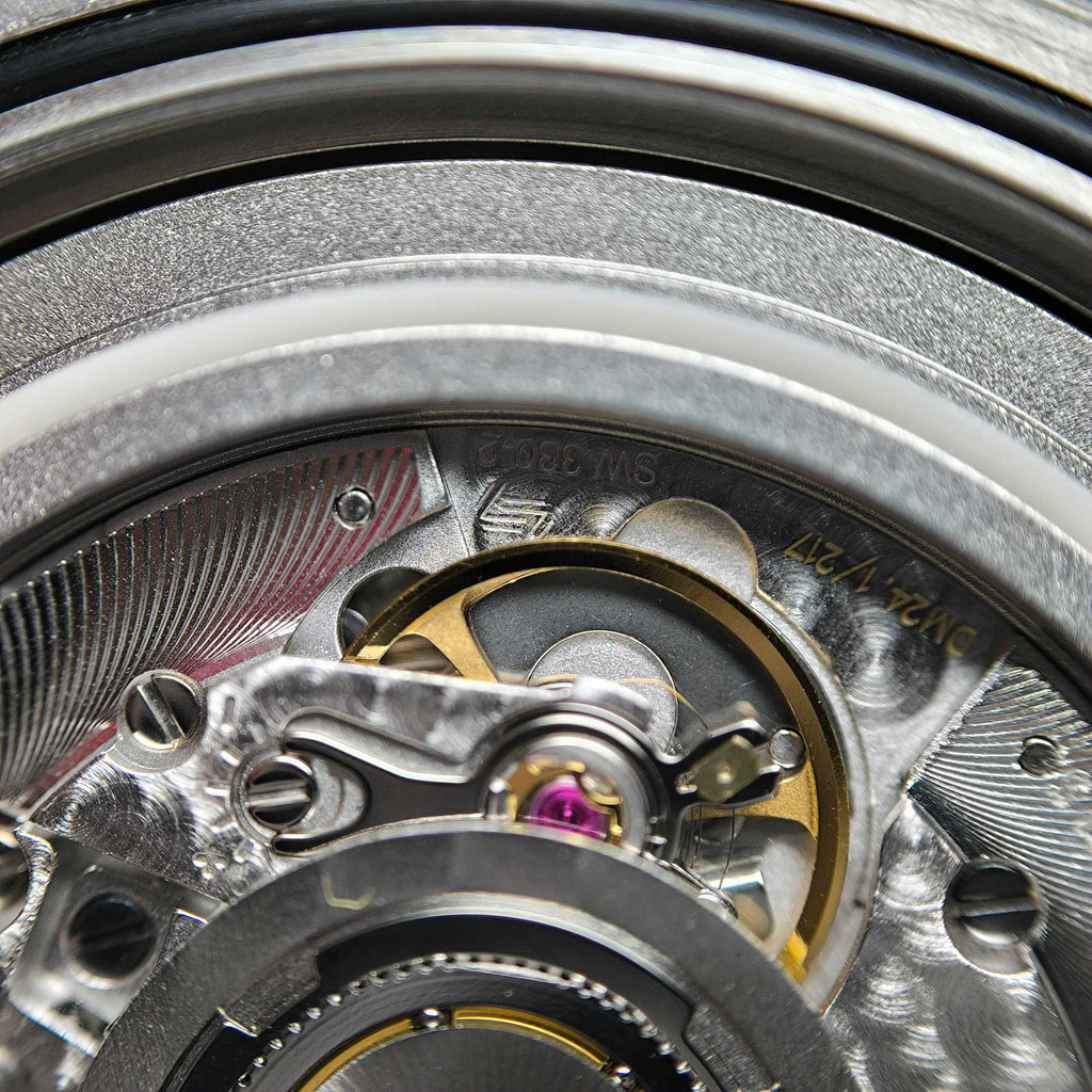 Breitling Avenger 44 millimeters A32320101B1X1
