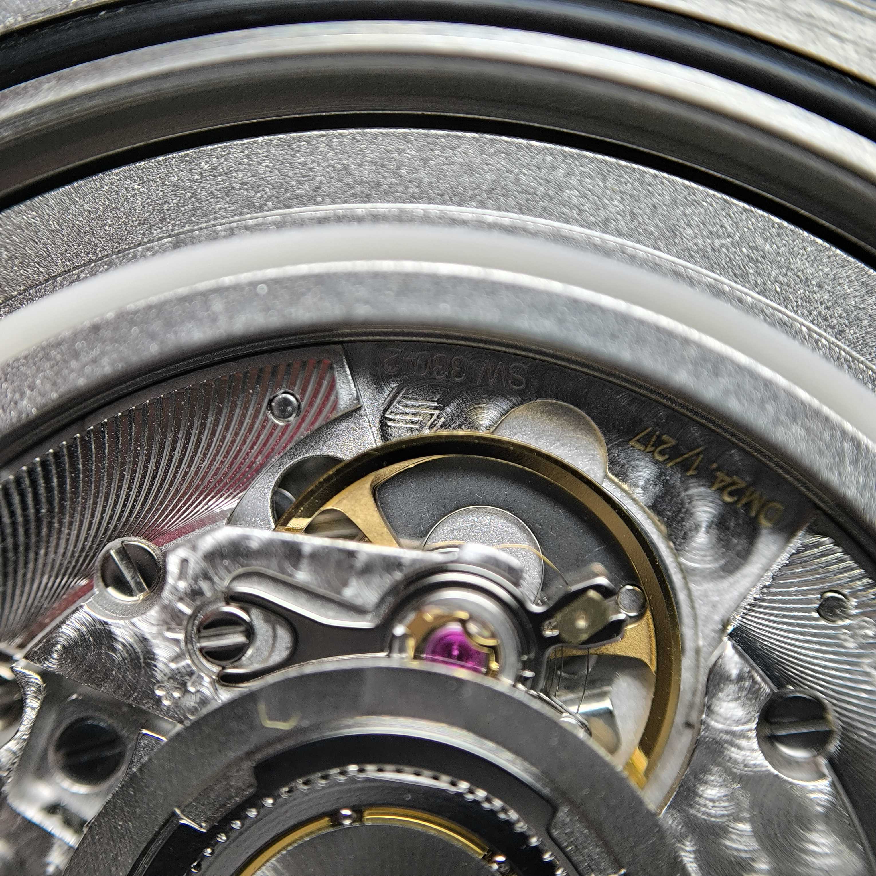 Breitling Avenger 44 millimeters A32320101B1X1