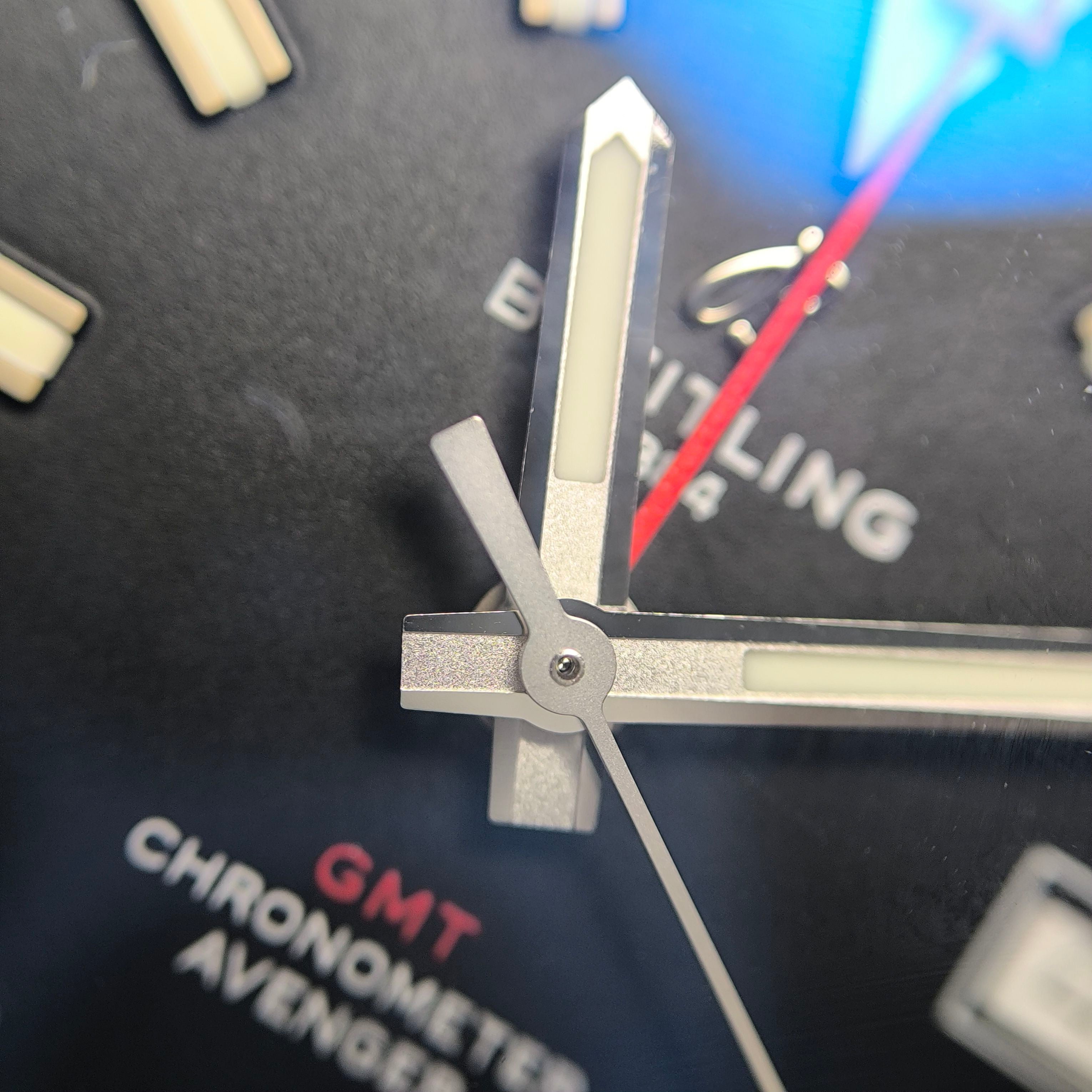 Breitling Avenger 44 millimeters A32320101B1X1