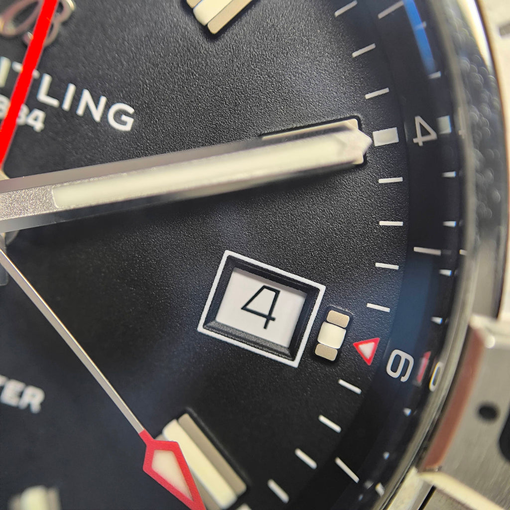 Breitling Avenger 44 millimeters A32320101B1X1