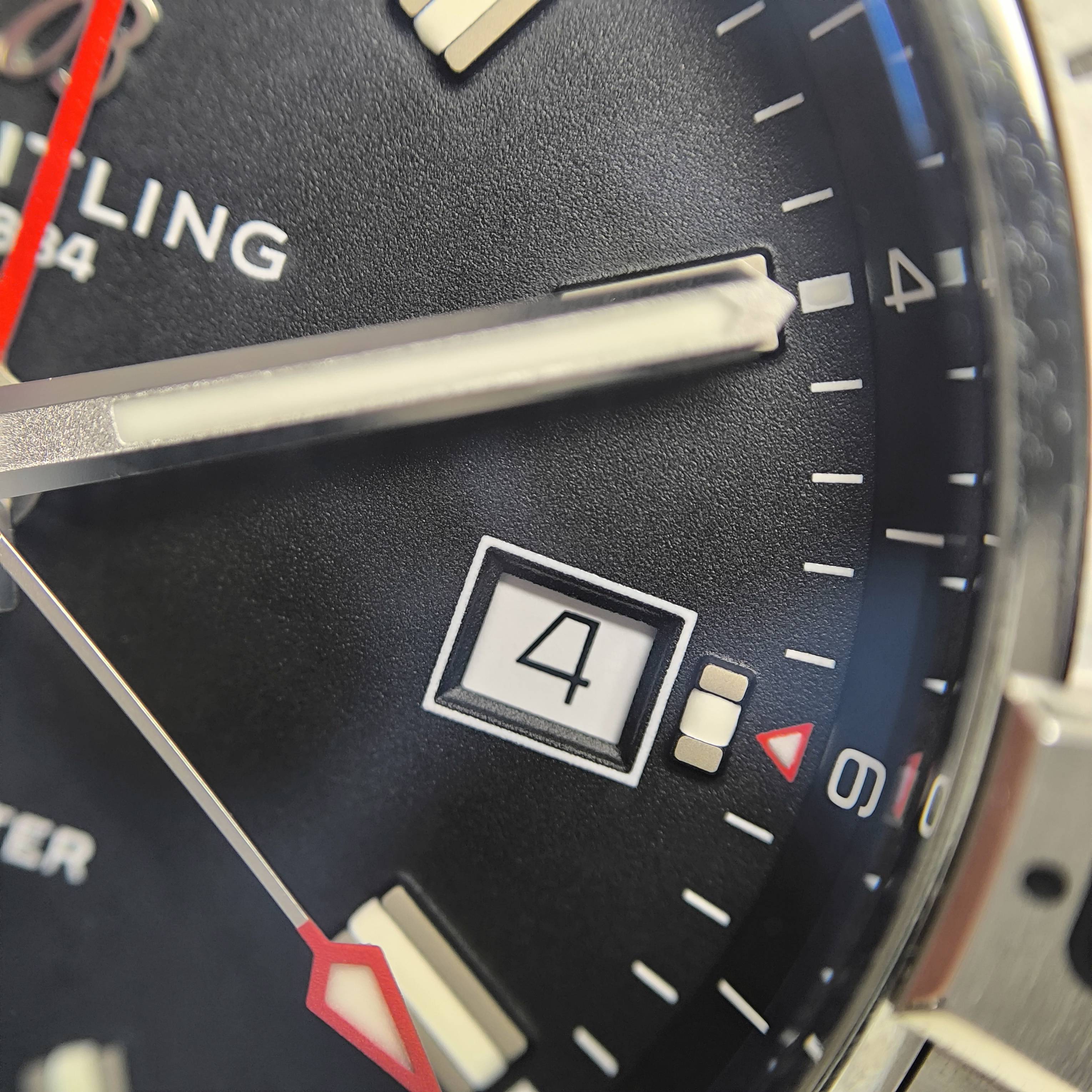 Breitling Avenger 44 millimeters A32320101B1X1
