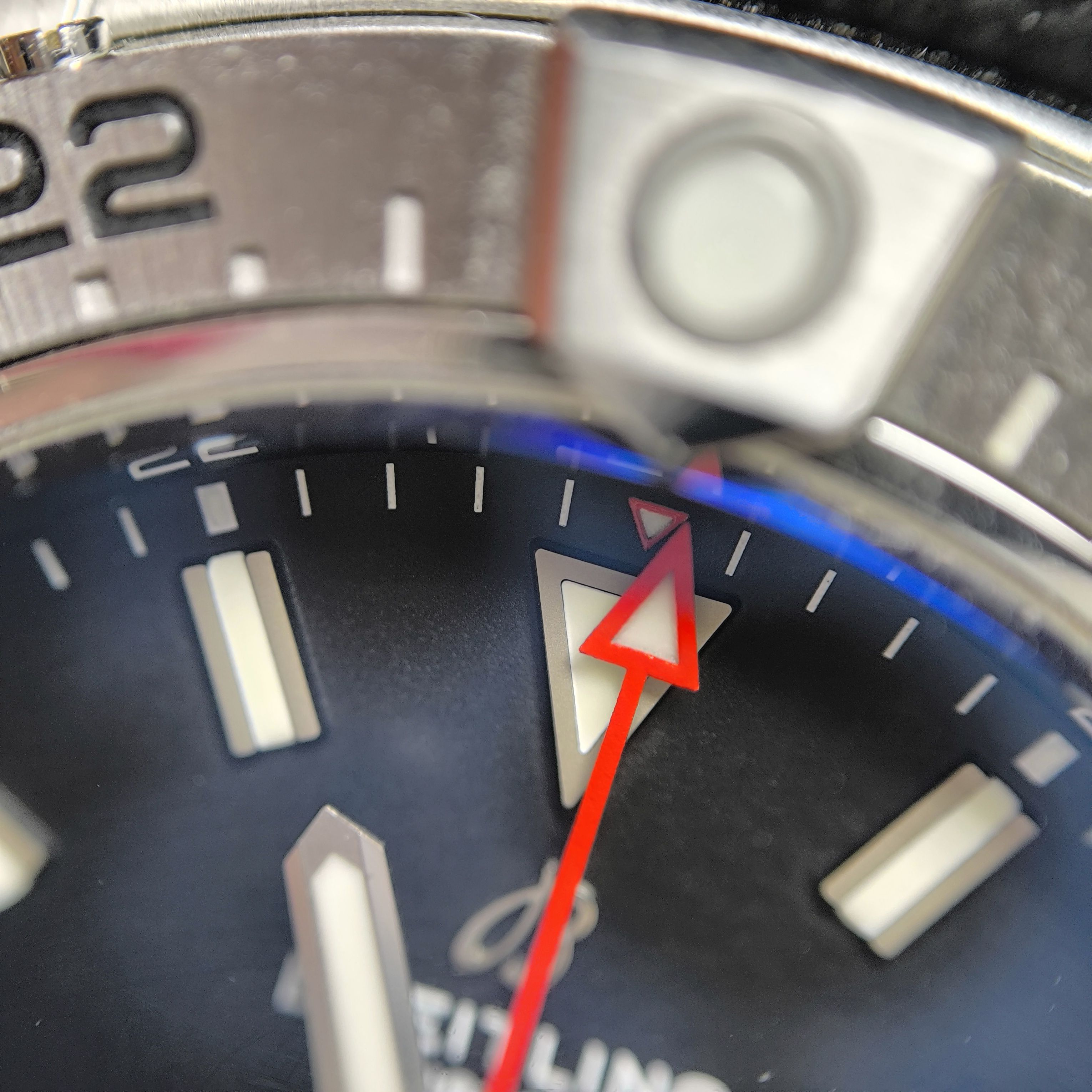 Breitling Avenger 44 millimeters A32320101B1X1
