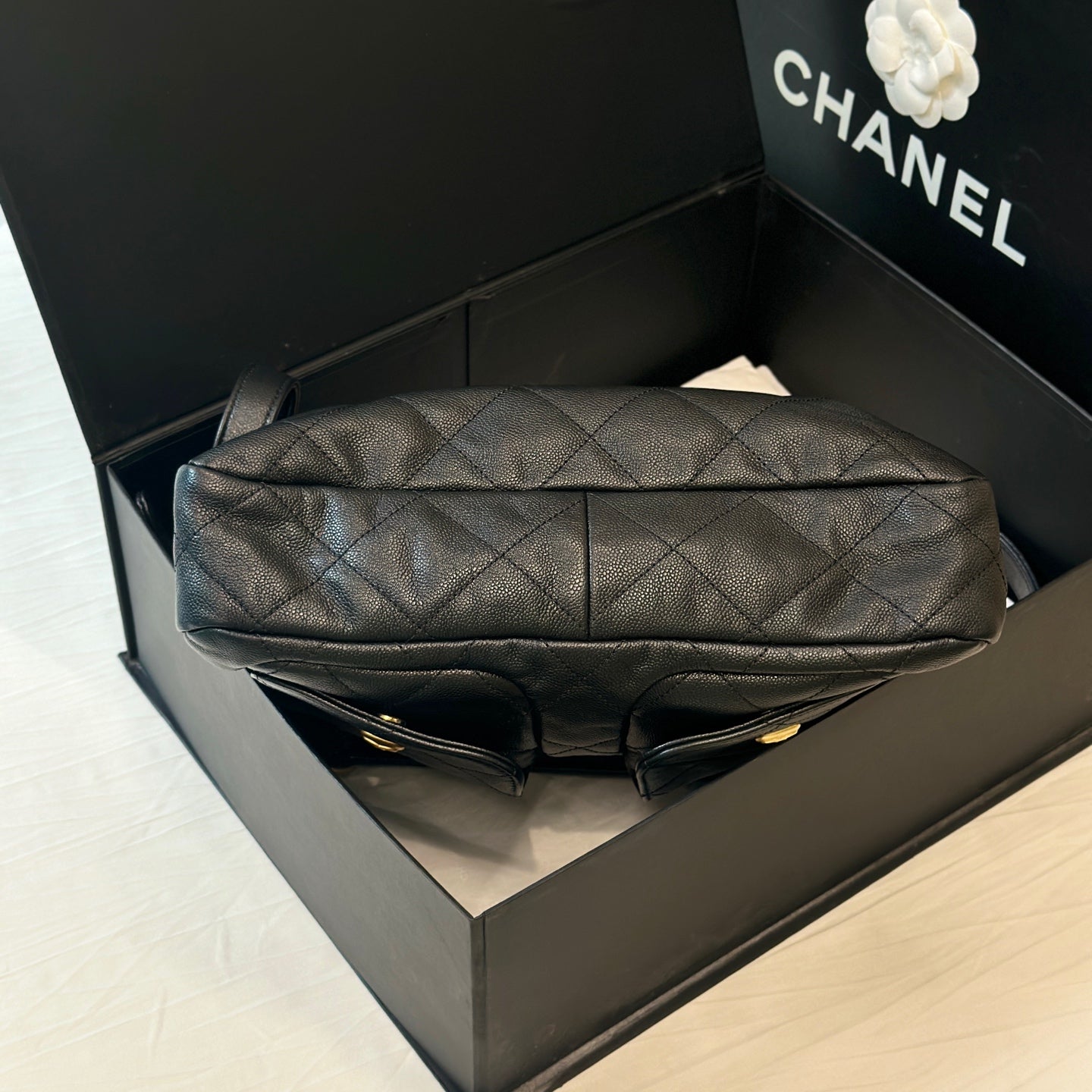 Chanel Handheld, shoulder, and crossbody bag Messenger Bag AS5384-B19489-94305