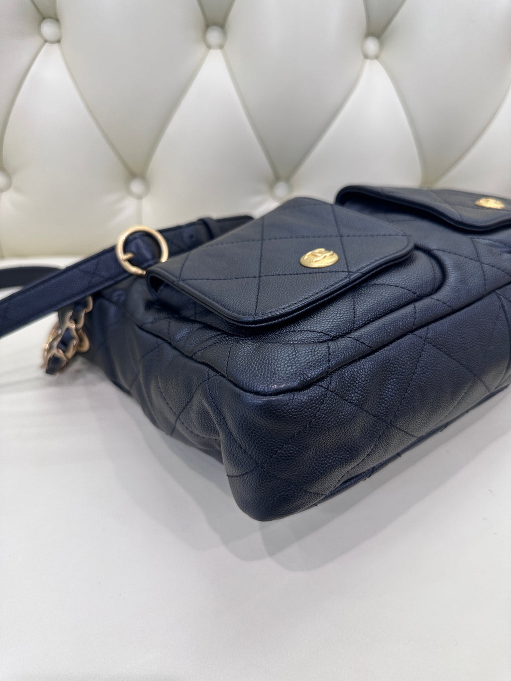 Chanel Handheld, shoulder, and crossbody bag Messenger Bag AS5384-B19489-94305